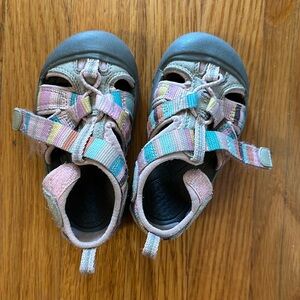 Toddler Keen sandals size 6